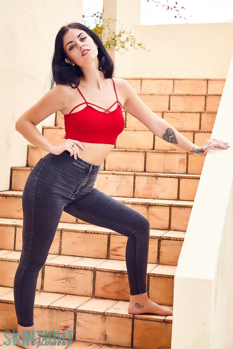 Лариса, 24